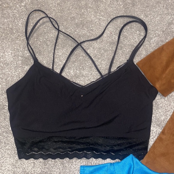 3 cute tops - Picture 2 of 4